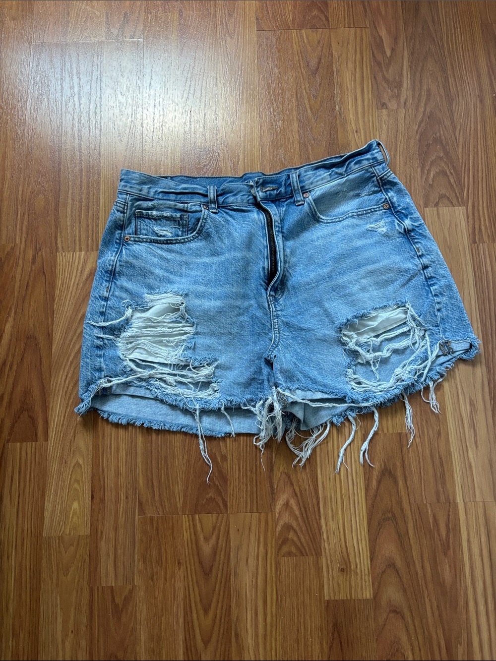 American Eagle Distressed Mom Shorts Sz 14
